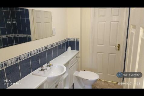 Top Floor Bath 1