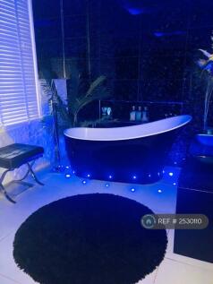 Master Bathroom -Led