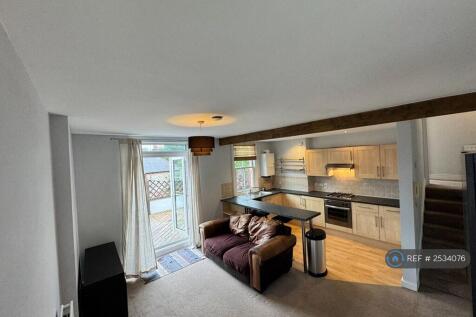 Lounge / Kitchen