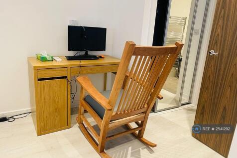 Master Bedroom - Desk