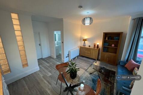 Similar Living Area Completed 2yrs Ago