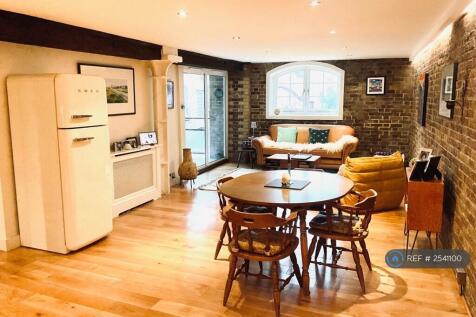 Lounge/Dining