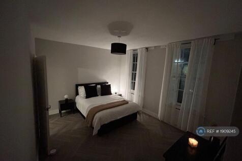 Large Double Bedroom