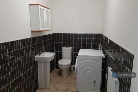 Ground Floor Cloak Room