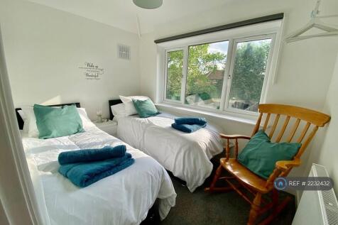 2nd Bedroom Made Up As 2 Single Beds
