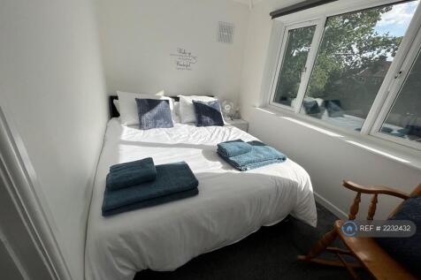 2nd Bedroom Kingsize Bed