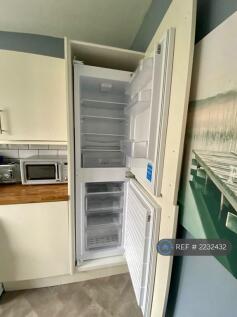Full Size Fridge Freezer