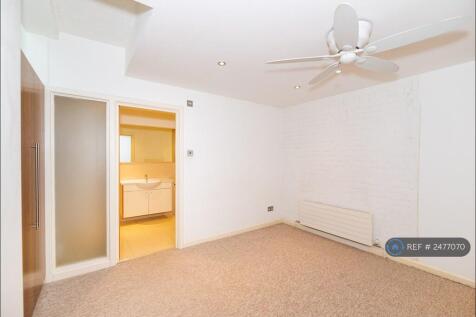 Master Bedroom Showing En Suite Door