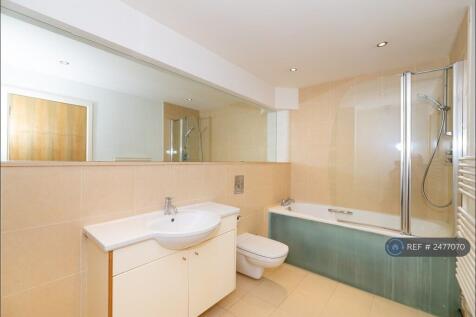 Master Bedroom En Suite