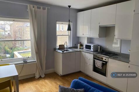 1 - Living Room/Kitchen