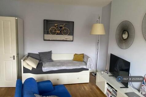 1 - Living Room/Kitchen