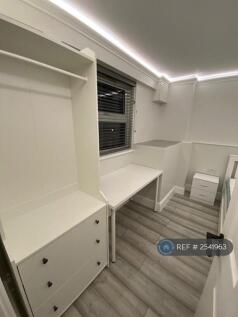 Bedroom 2 (Large Single)
