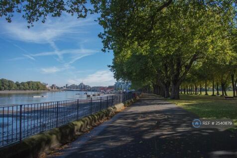 Wandsworth Park- 2 Minutes Walk