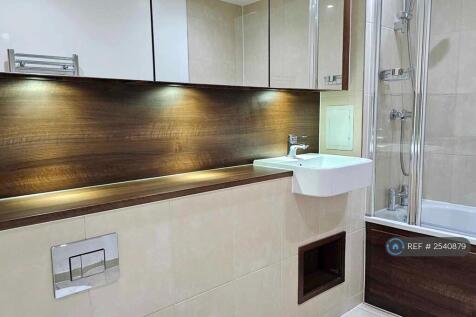 Spacious Main Bathroom