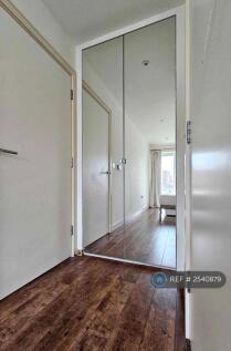 Main Bedroom In-Built Wardrobe