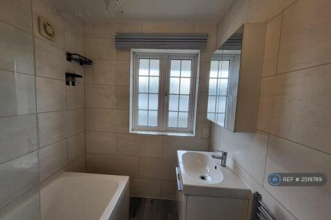 Bathroom With a Shower And Bath