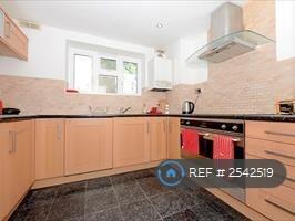Large Furnished Kitchen
