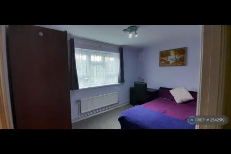 Spacious Furnished Double Room