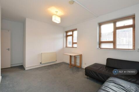 Lounge / Bedroom 4
