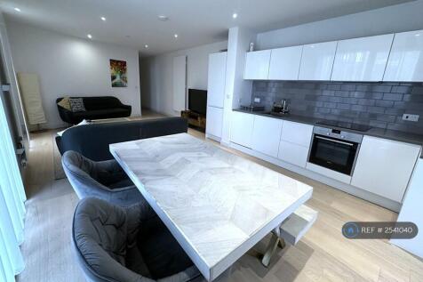 Kitchen &amp; Dining