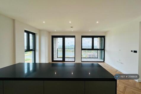 Living Room &amp; Open Plan Kitchen