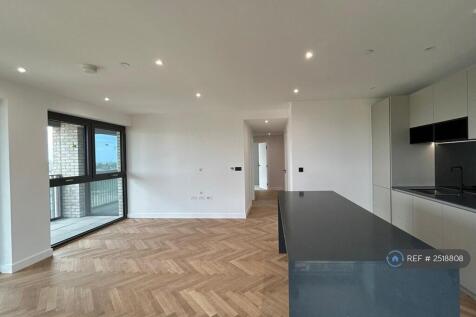 Living Room &amp; Open Plan Kitchen