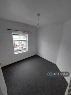 Bedroom 1 (Front)