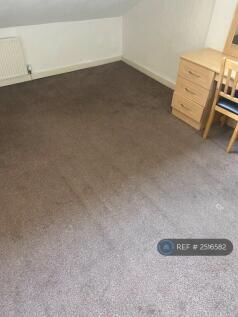 Large Bedroom With Fitted Wardrobe