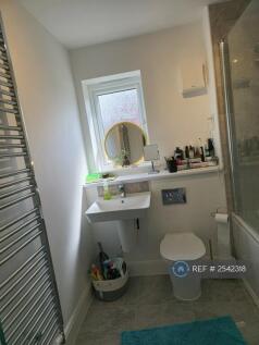 1st Floor Bathroom 