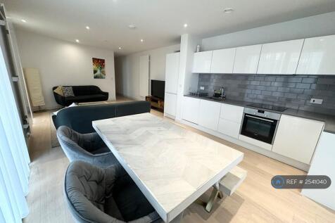 Kitchen &amp; Dining