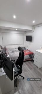 Bedroom (Inc 32 Inch Smart Tv)