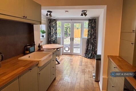 Dining Room &amp; Kitchen 