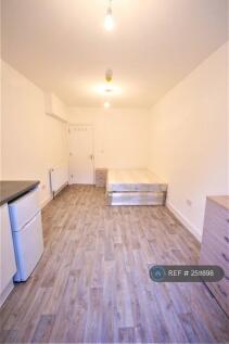 Large Double w/Kitchenette - 650