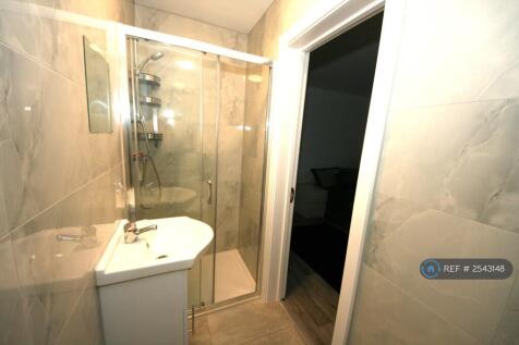 750 Studio Bathroom