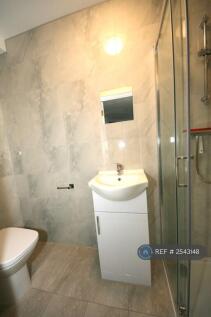 750 Studio Bathroom