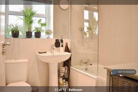 Family Bathroom (Furnished)
