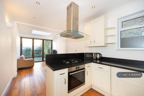 Open Plan Kitchen / Living Area