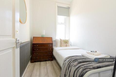 Single Bedroom (Can Be Set Up As Living Room)
