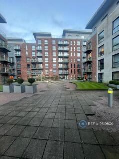 Apartment Complex With Concierge