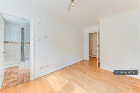 Master Bedroom (Ensuite Door Open)