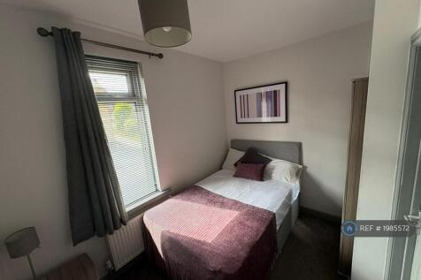 Room 5 - Available
