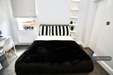 No.2 Double Bedroom With En-Suite Available Now 