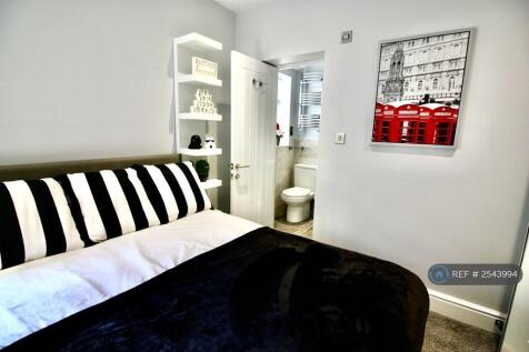 No.2 Double Bedroom With En-Suite Available Now 