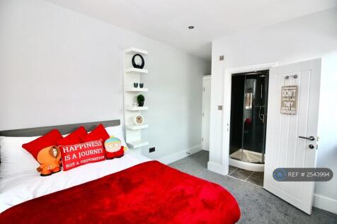 No.3 Double Bedroom With En-Suite Available Now 