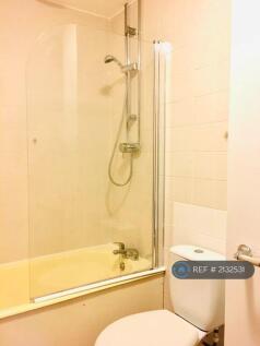 Bathroom (Upstairs)