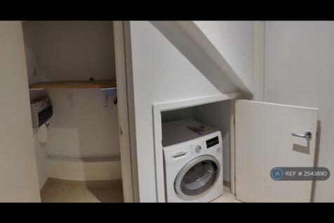 Cloak Room With Toilet 1