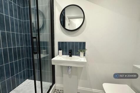 Room 5 En-Suite
