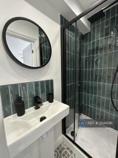 Room 2 En-Suite