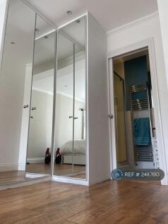 Ensuite Bathroom &amp; Wardrobes