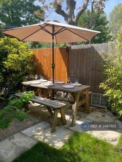 Private Garden With Outdoor Dining